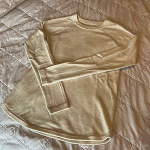 NWOT Lululemon sweater